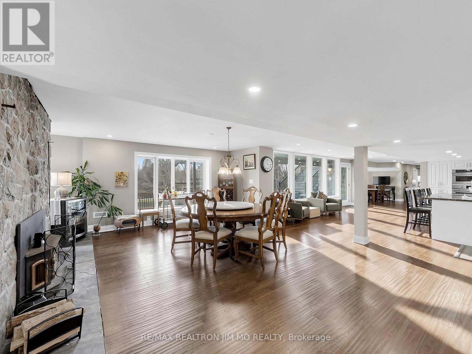 1785 Davis Drive W, King, Ontario  L3Y 4V9 - Photo 34 - N12869374