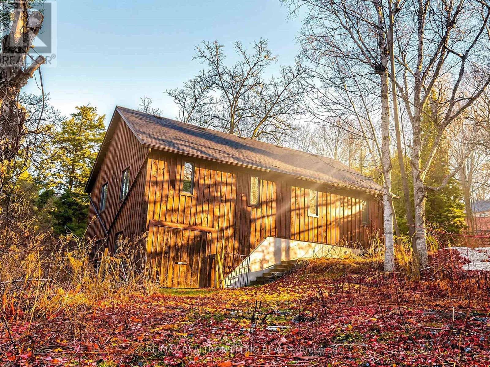 1785 Davis Drive W, King, Ontario  L3Y 4V9 - Photo 47 - N12869374