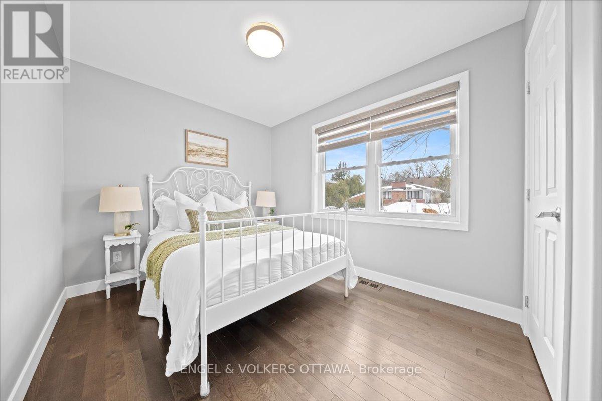 1005 Gold Crescent, Ottawa, Ontario  K2B 8C4 - Photo 24 - X12855888