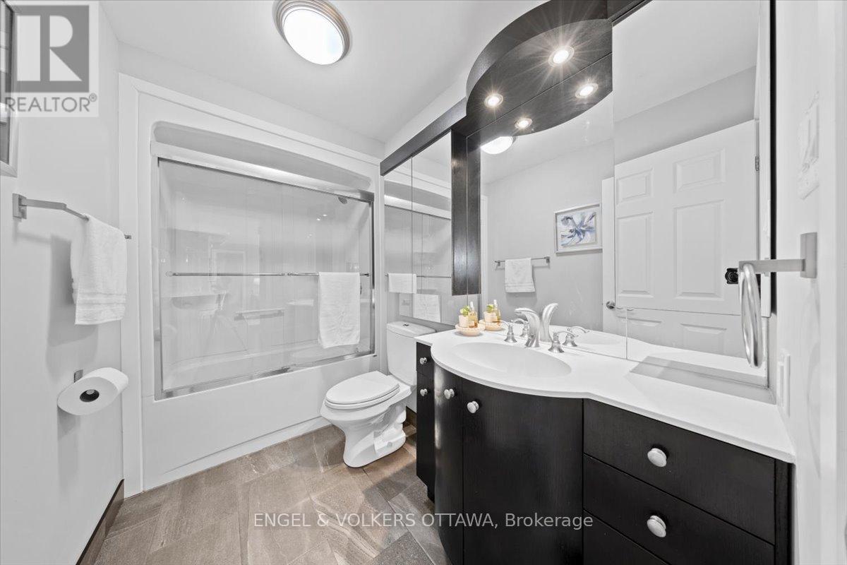 1005 Gold Crescent, Ottawa, Ontario  K2B 8C4 - Photo 26 - X12855888