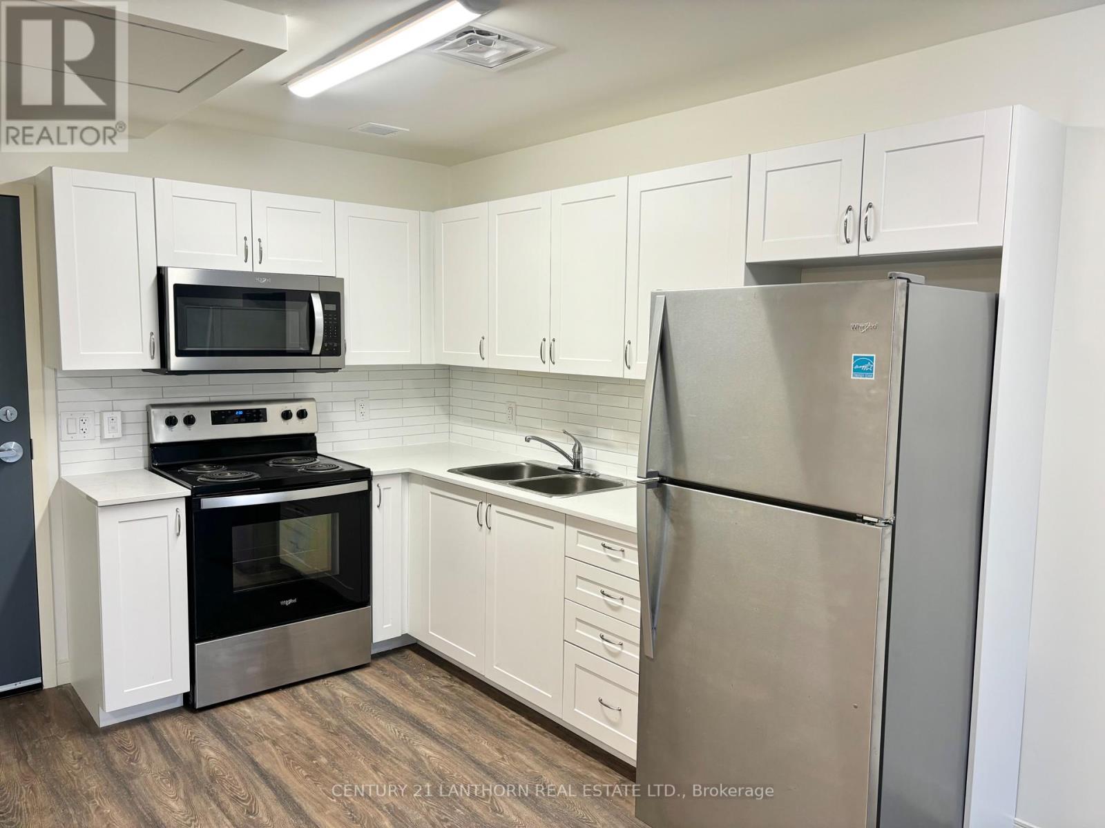 212 - 135 Station Street S, Belleville, Ontario  K8N 2S9 - Photo 3 - X12882952