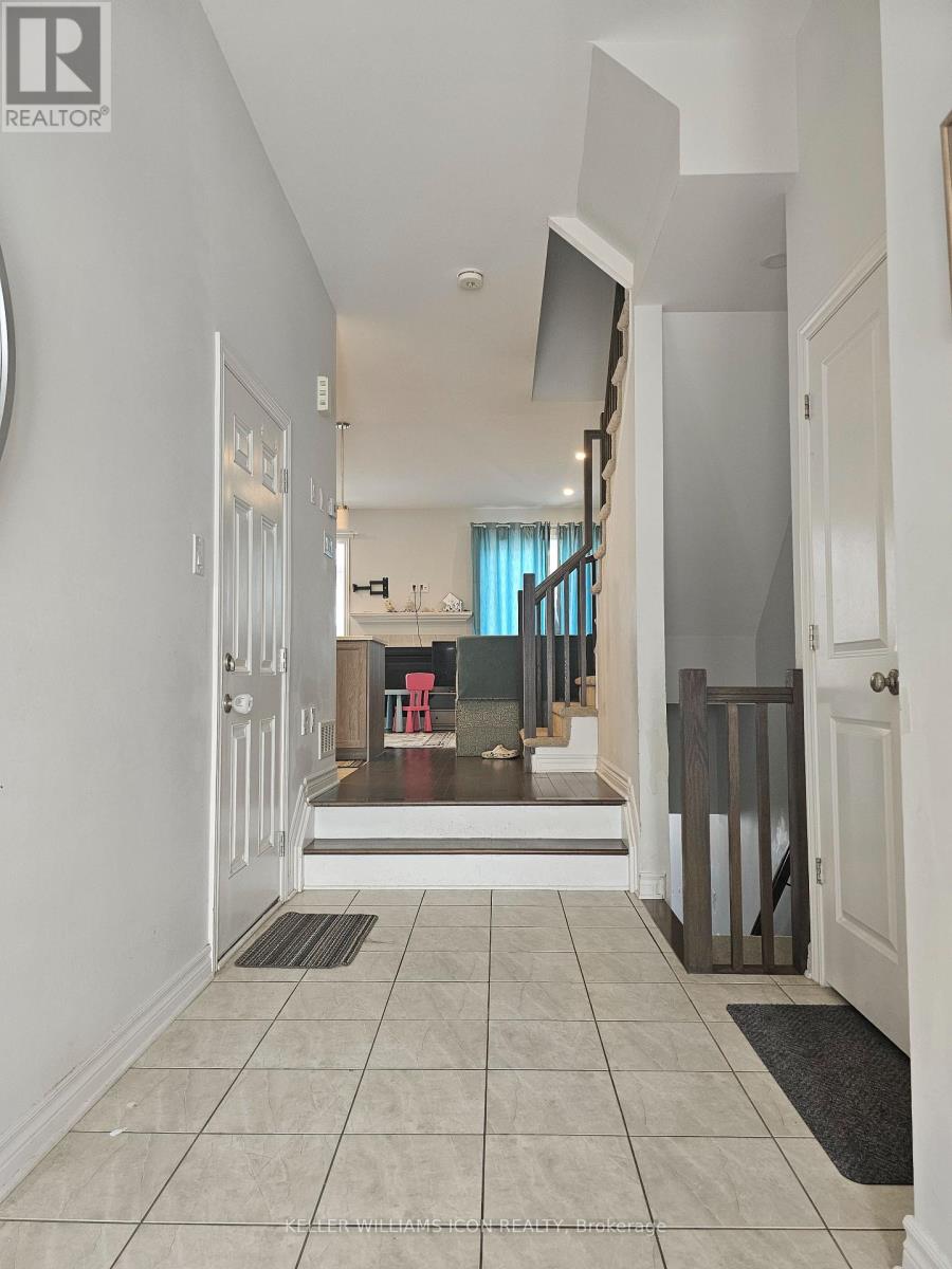 701 Capricorn Circle, Ottawa, Ontario  K4M 0J5 - Photo 2 - X12882934