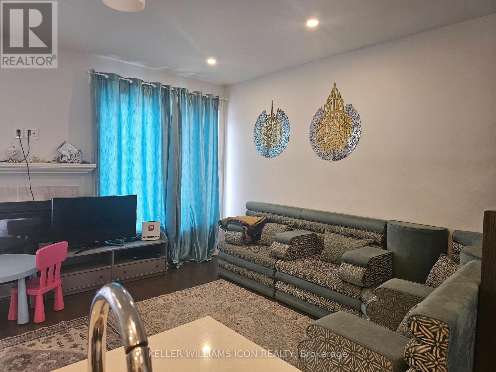 701 Capricorn Circle, Ottawa, Ontario  K4M 0J5 - Photo 5 - X12882934