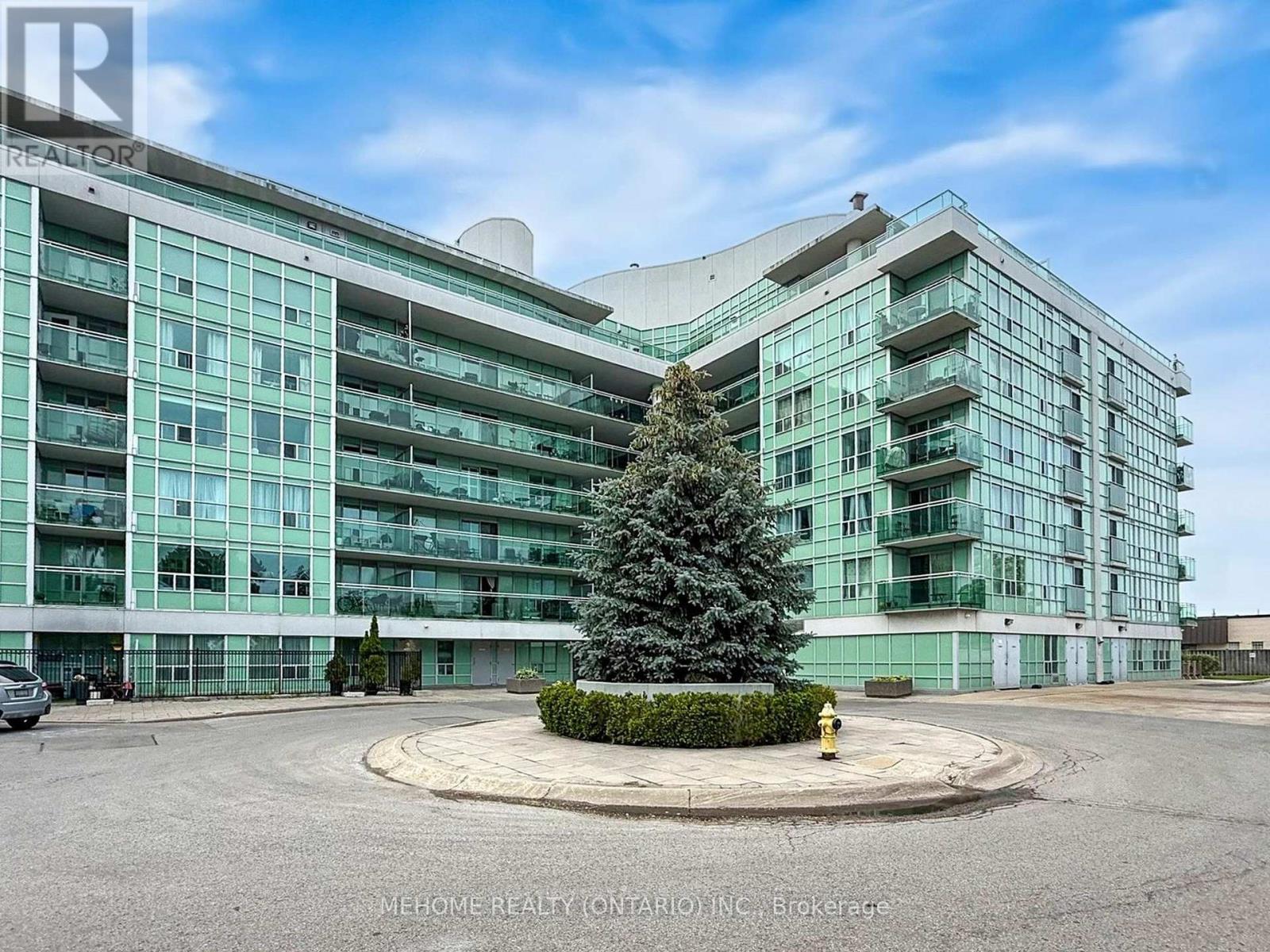 531 - 60 FAIRFAX CRESCENT, Toronto, Ontario