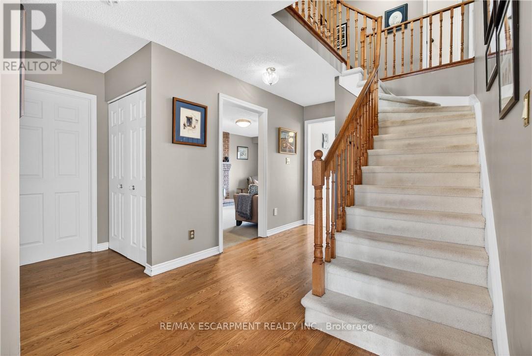 2378 Arnold Crescent, Burlington, Ontario  L7P 4G3 - Photo 22 - W12882940