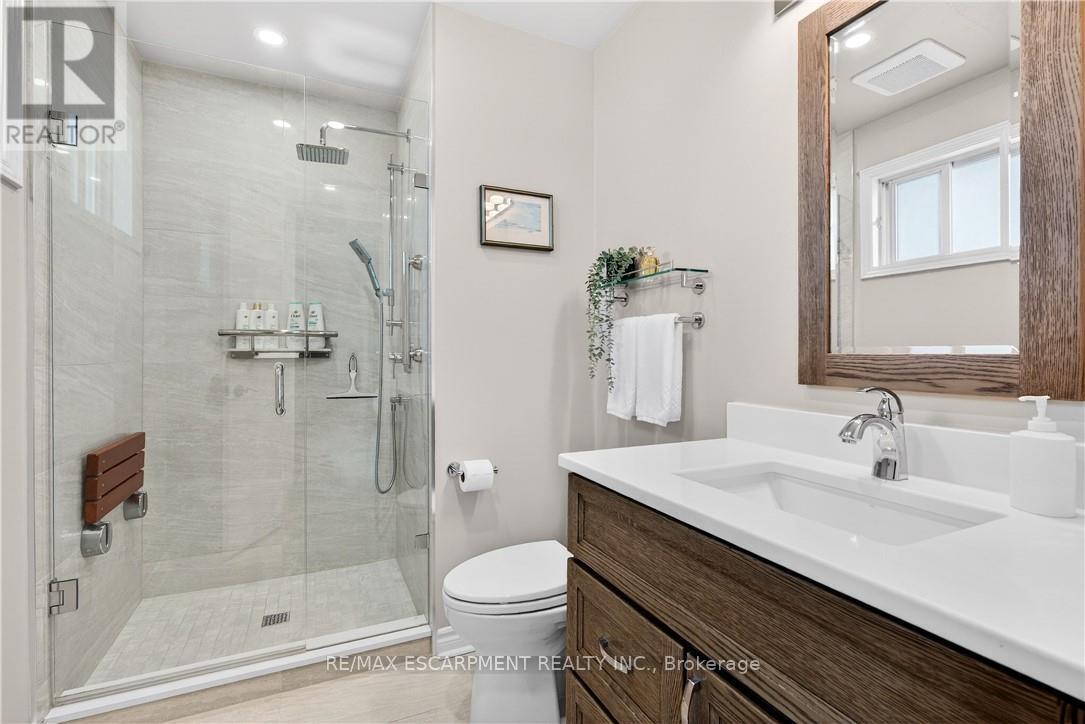 2378 Arnold Crescent, Burlington, Ontario  L7P 4G3 - Photo 26 - W12882940