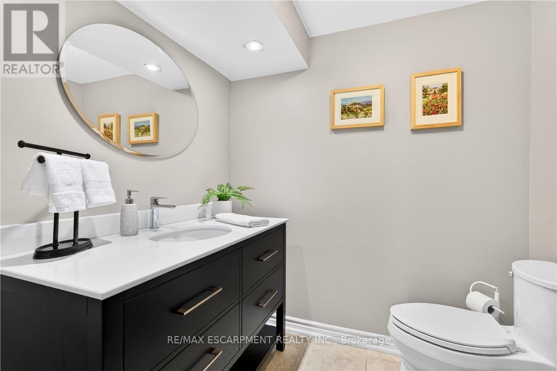 2378 Arnold Crescent, Burlington, Ontario  L7P 4G3 - Photo 37 - W12882940