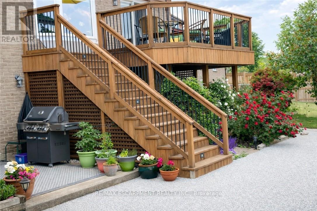 2378 Arnold Crescent, Burlington, Ontario  L7P 4G3 - Photo 49 - W12882940