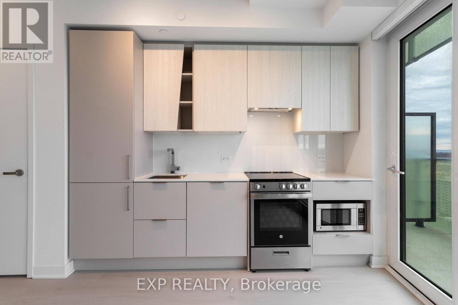 3900 Confederation Parkway, Mississauga, Ontario  L5M 0M3 - Photo 2 - W12882954