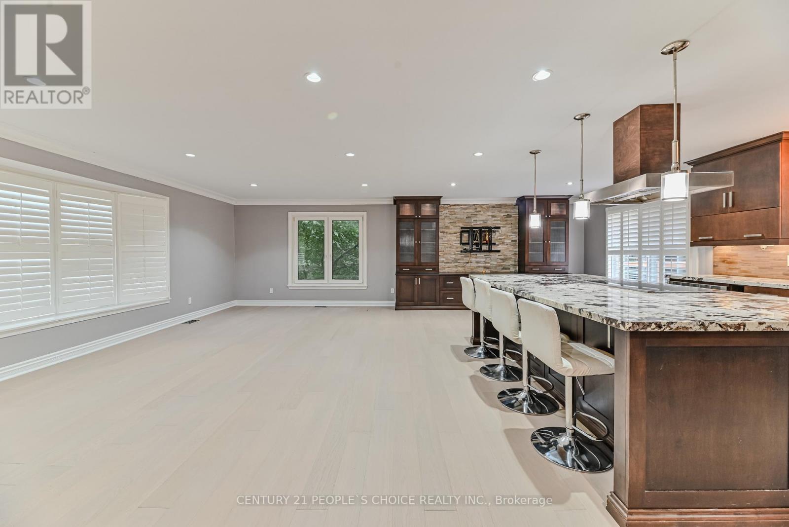 8 Glenn Court, Caledon, Ontario  L7K 0P2 - Photo 10 - W12882970