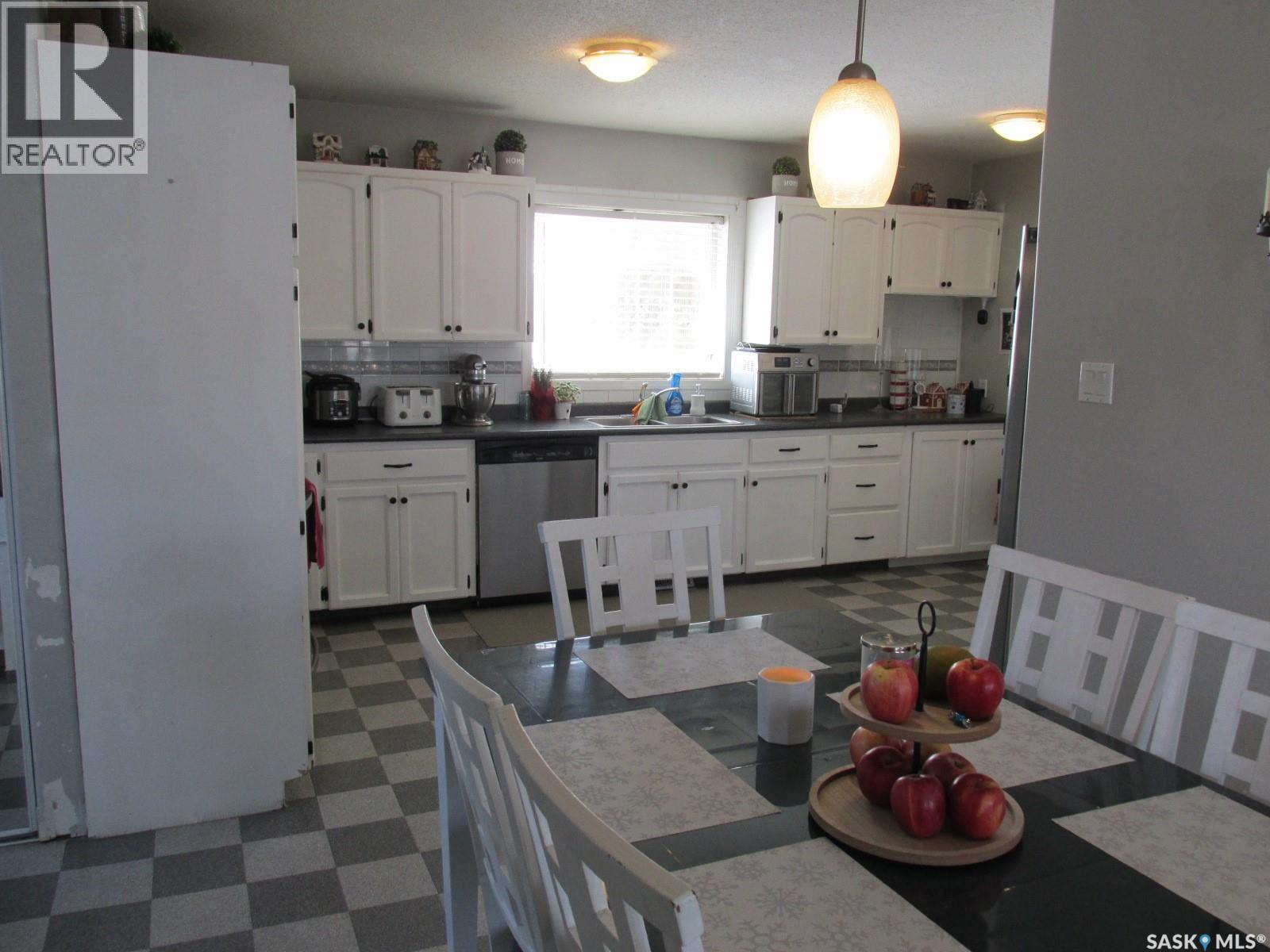 205 6th Street N, Nipawin, Saskatchewan  S0E 1E0 - Photo 10 - SK030450