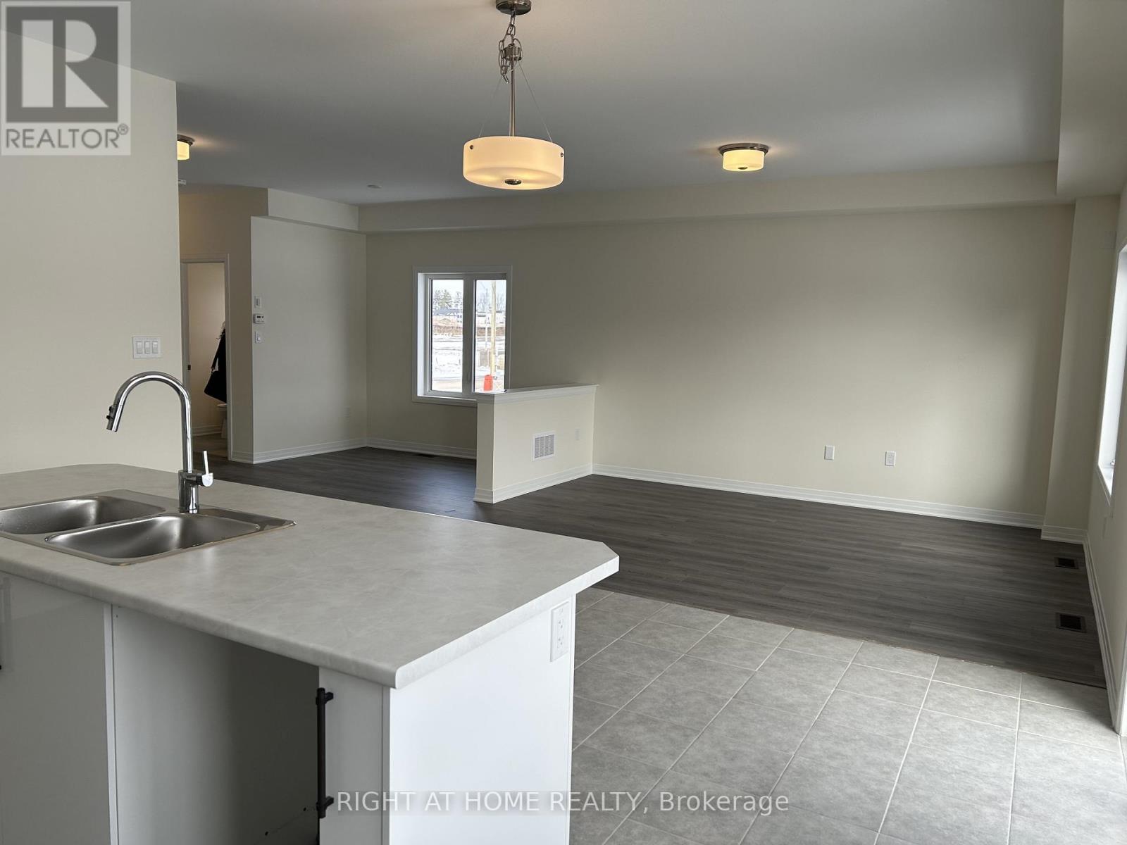 13 Norman Markle Street N, Brant, Ontario  N3L 0K4 - Photo 9 - X12882922