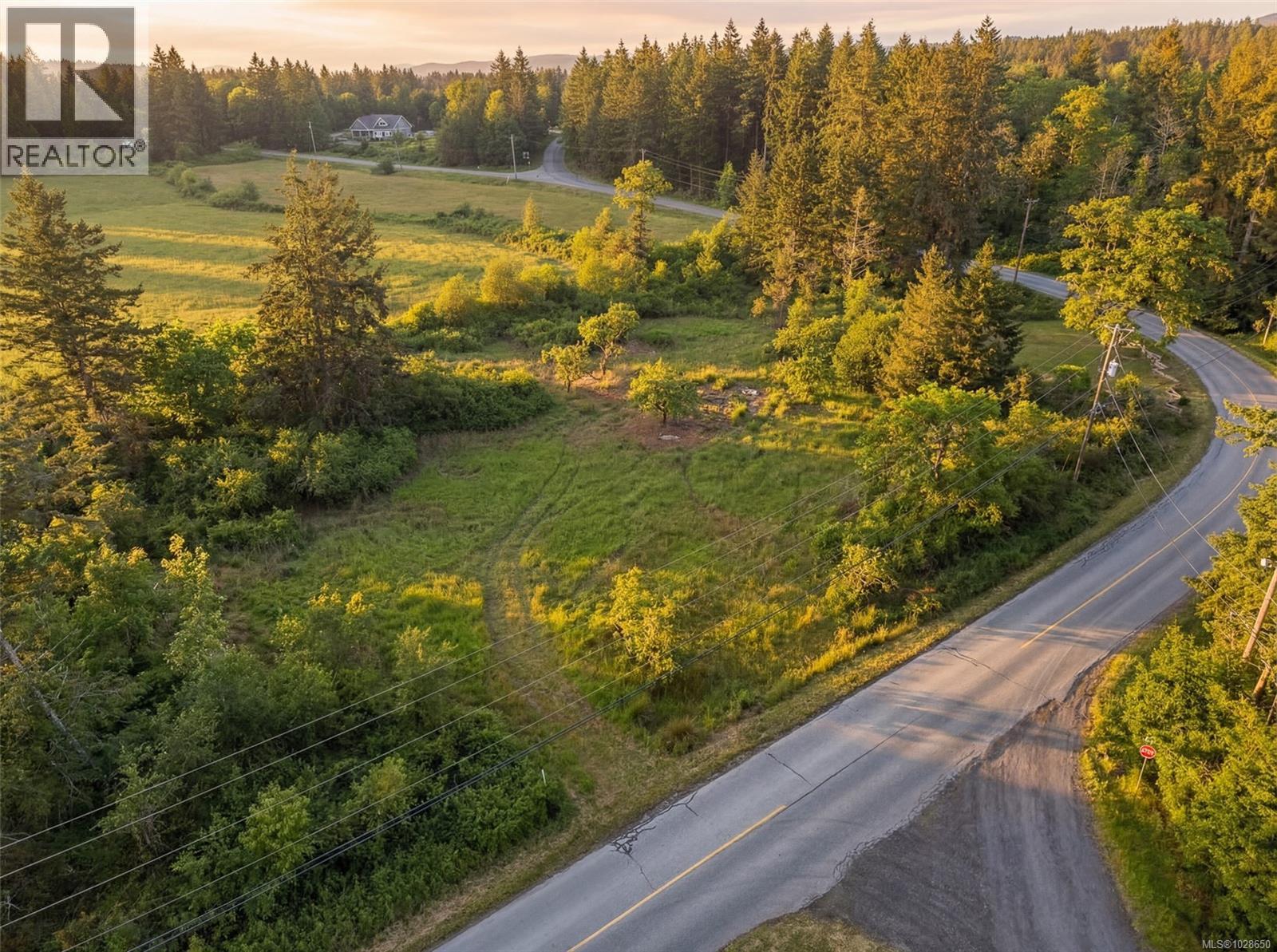 2976 South Rd, Gabriola Island, British Columbia V0R 1X7 - Photo 2 - 1028650