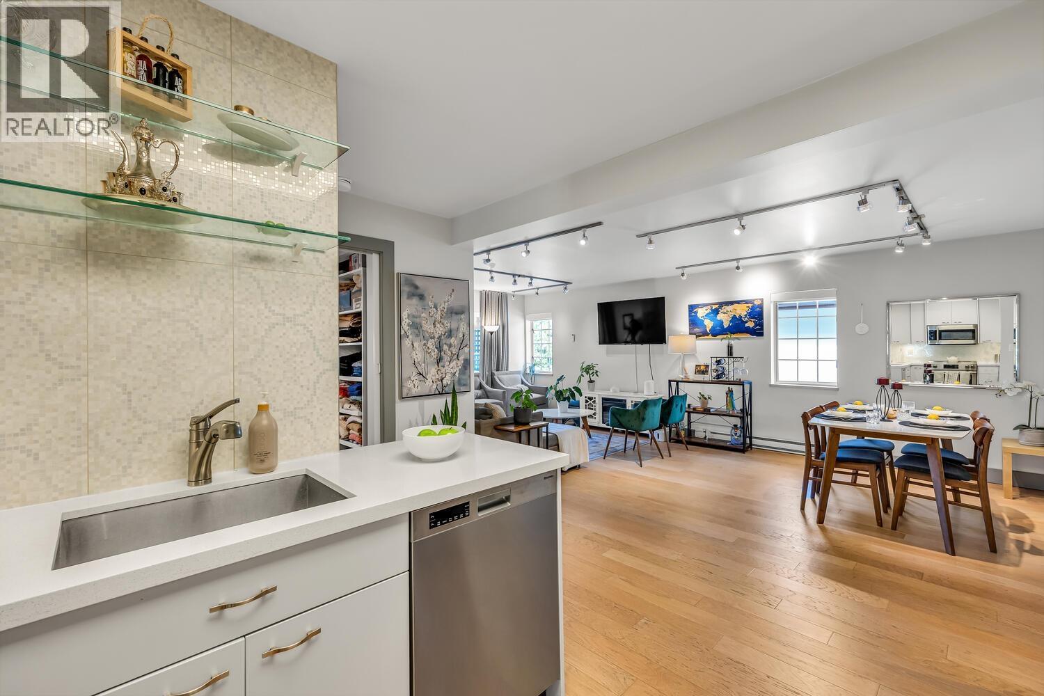 302 3461 Curle Avenue, Burnaby, British Columbia  V5G 4P4 - Photo 12 - R3099705