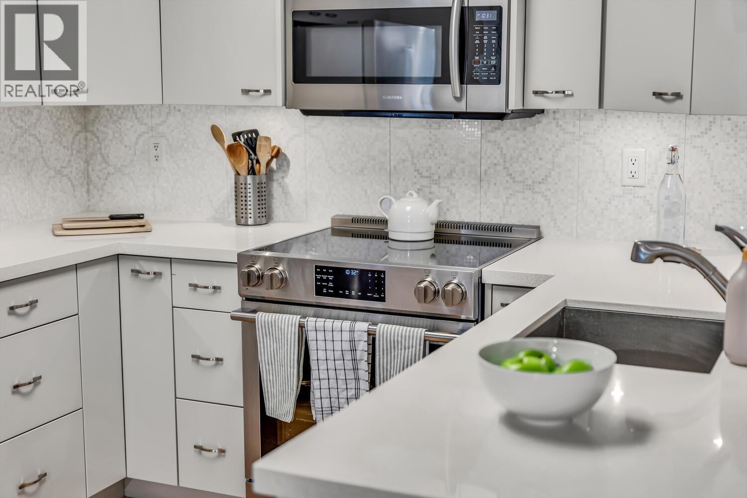 302 3461 Curle Avenue, Burnaby, British Columbia  V5G 4P4 - Photo 11 - R3099705