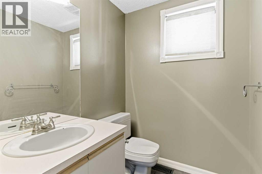 613 25 Avenue Ne, Calgary, Alberta  T2E 1Y6 - Photo 9 - A2289577