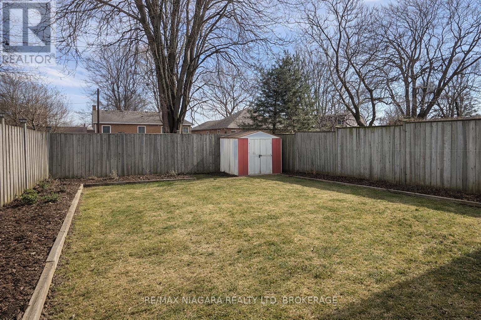 19 Nottingham Court, Welland, Ontario  L3C 5X4 - Photo 3 - X12882996