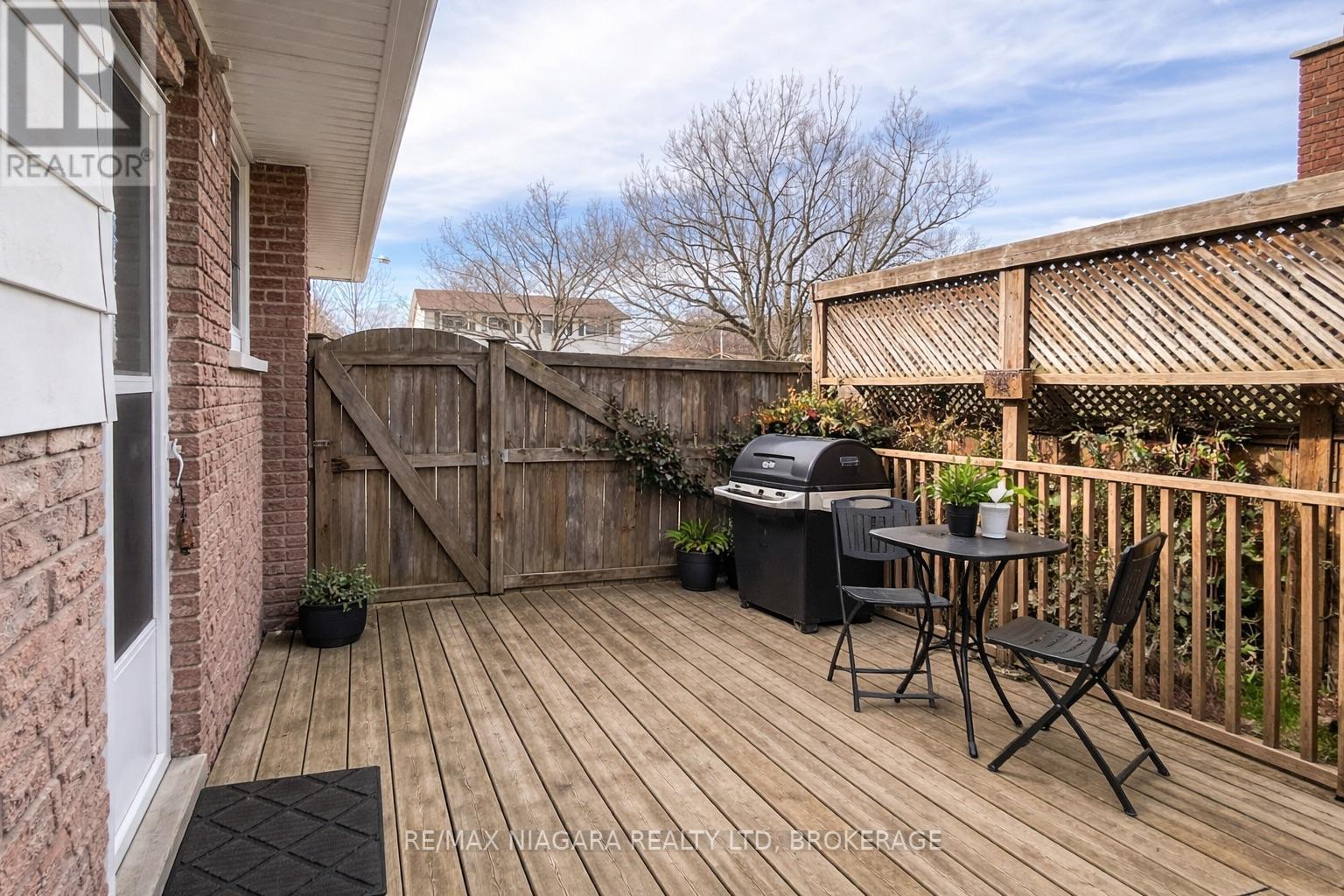 19 Nottingham Court, Welland, Ontario  L3C 5X4 - Photo 4 - X12882996