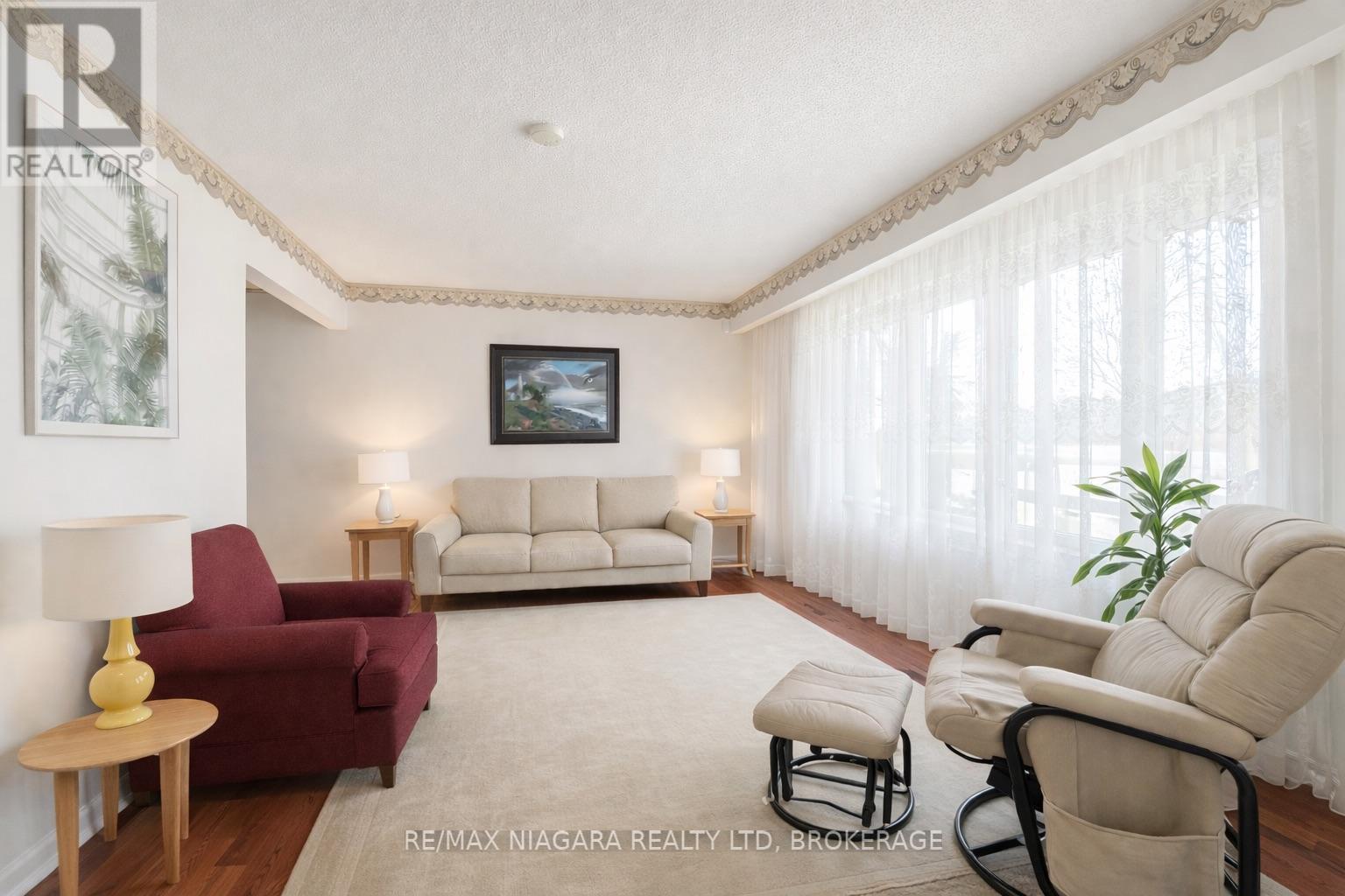 19 Nottingham Court, Welland, Ontario  L3C 5X4 - Photo 6 - X12882996