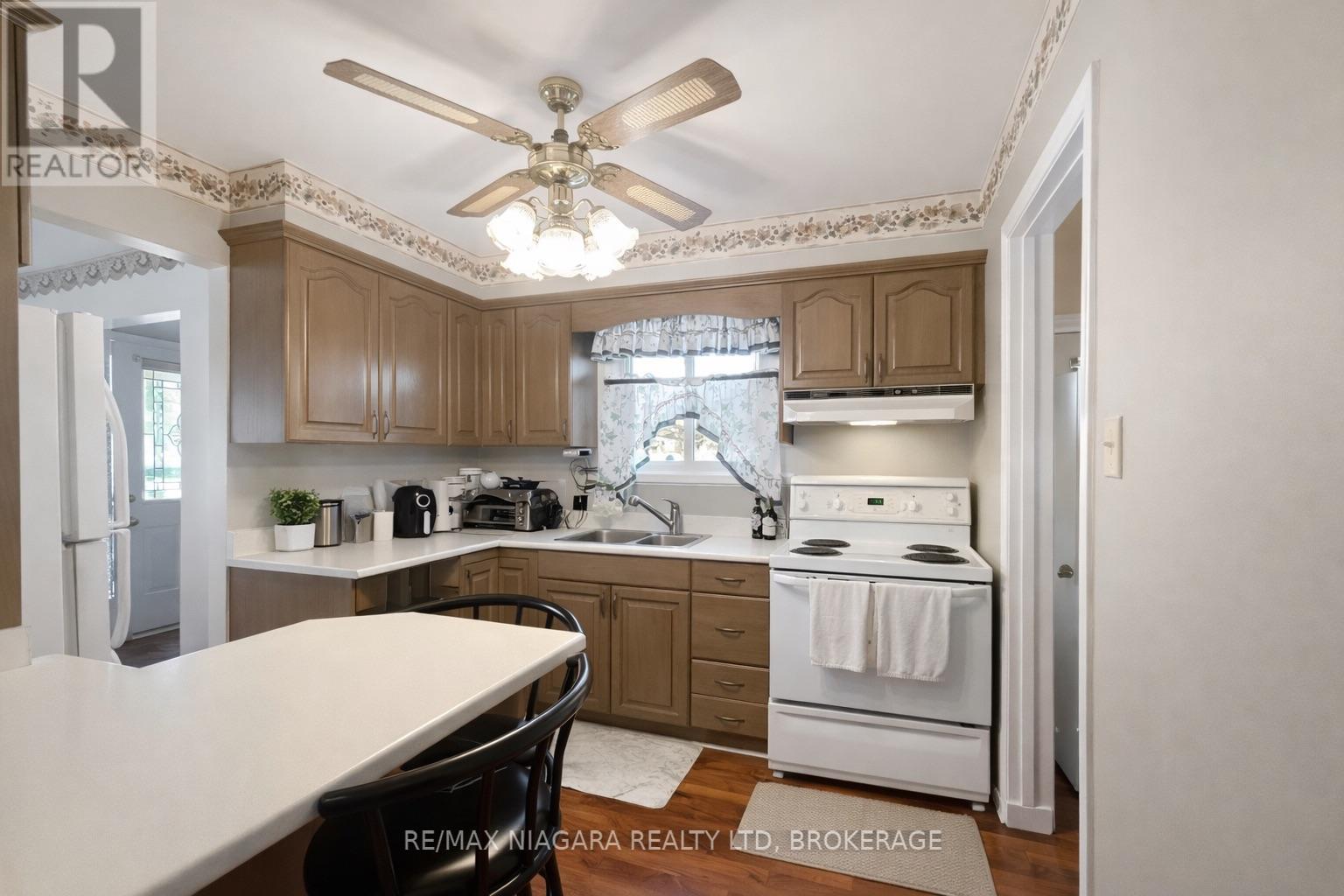 19 Nottingham Court, Welland, Ontario  L3C 5X4 - Photo 8 - X12882996