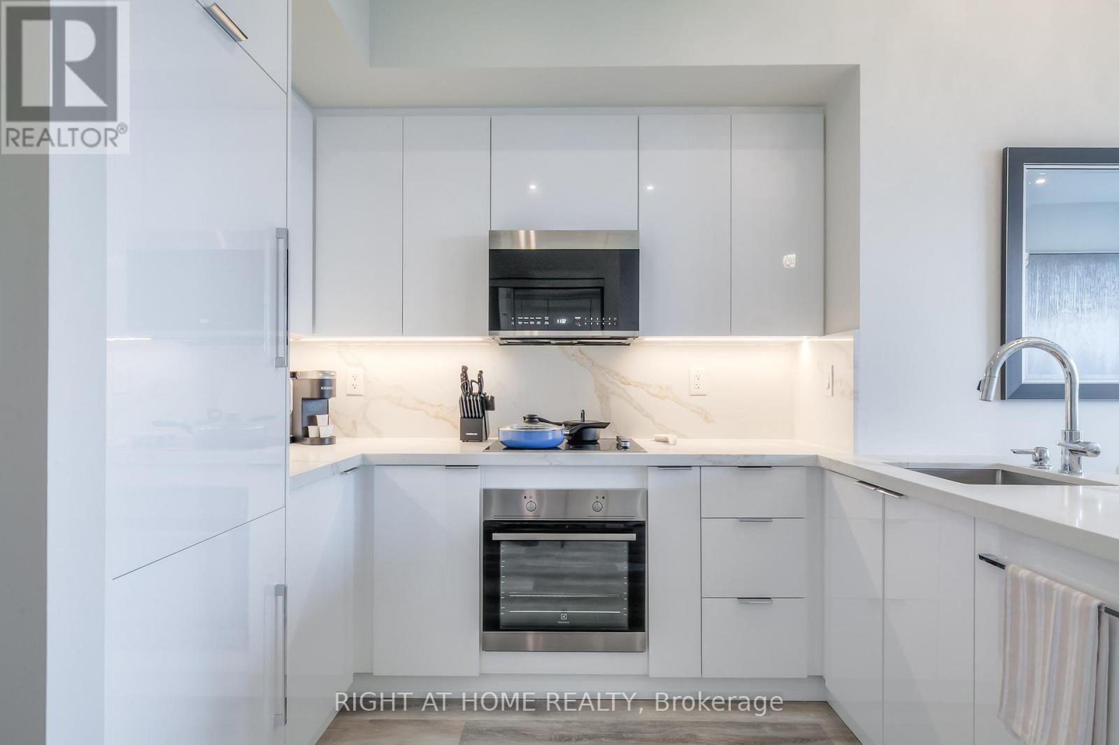 4802 - 65 Bremner Boulevard, Toronto, Ontario M5J 0A7 - Photo 10 - C12882978