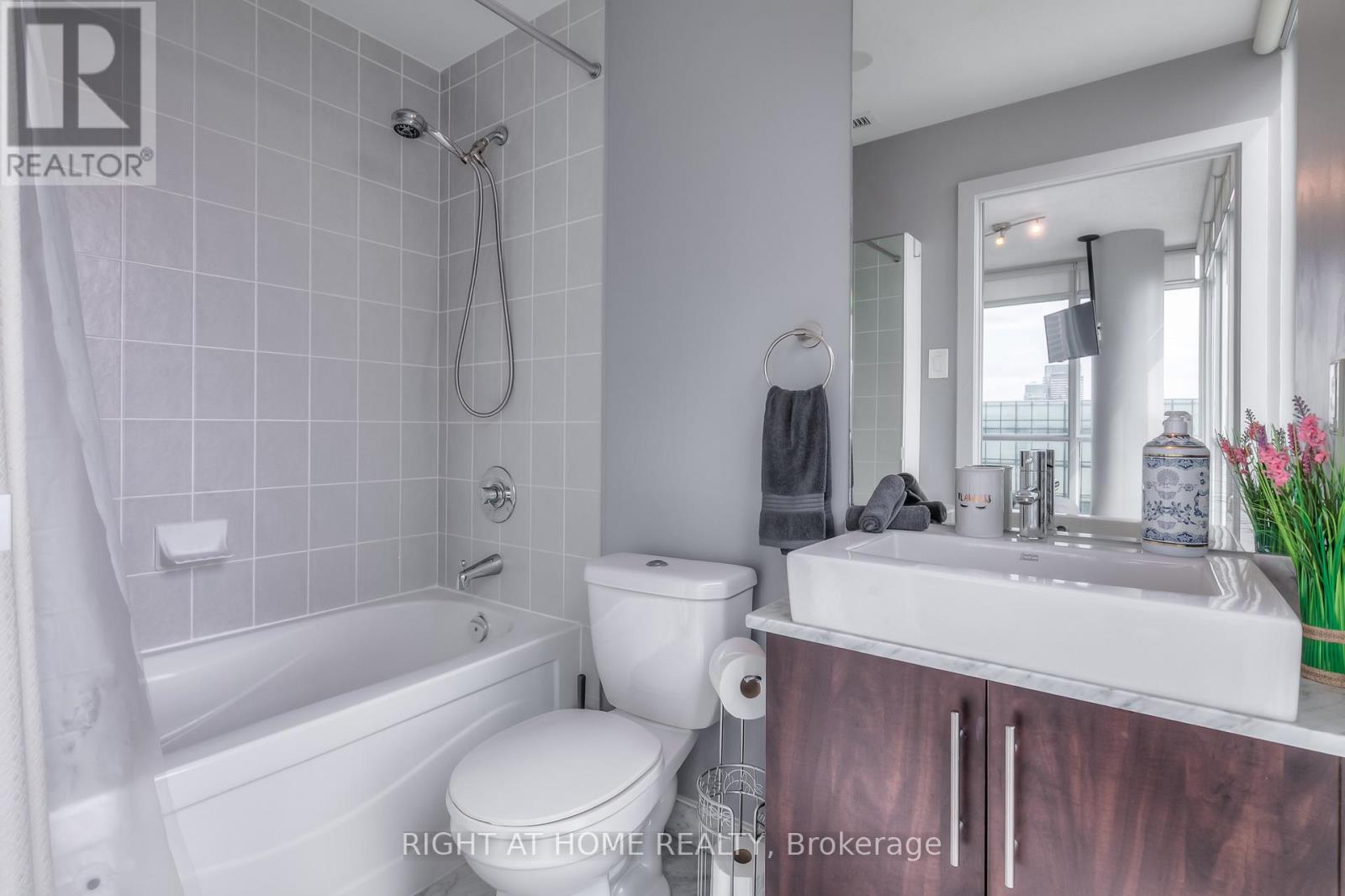 4802 - 65 Bremner Boulevard, Toronto, Ontario M5J 0A7 - Photo 15 - C12882978