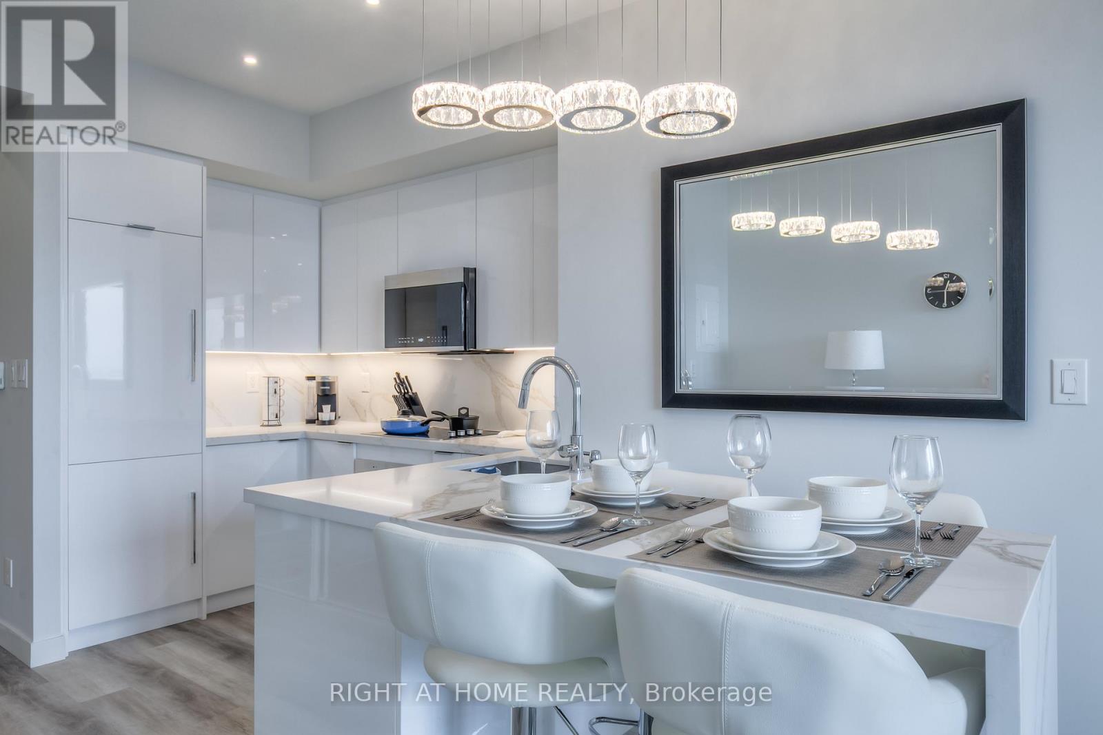 4802 - 65 Bremner Boulevard, Toronto, Ontario M5J 0A7 - Photo 8 - C12882978