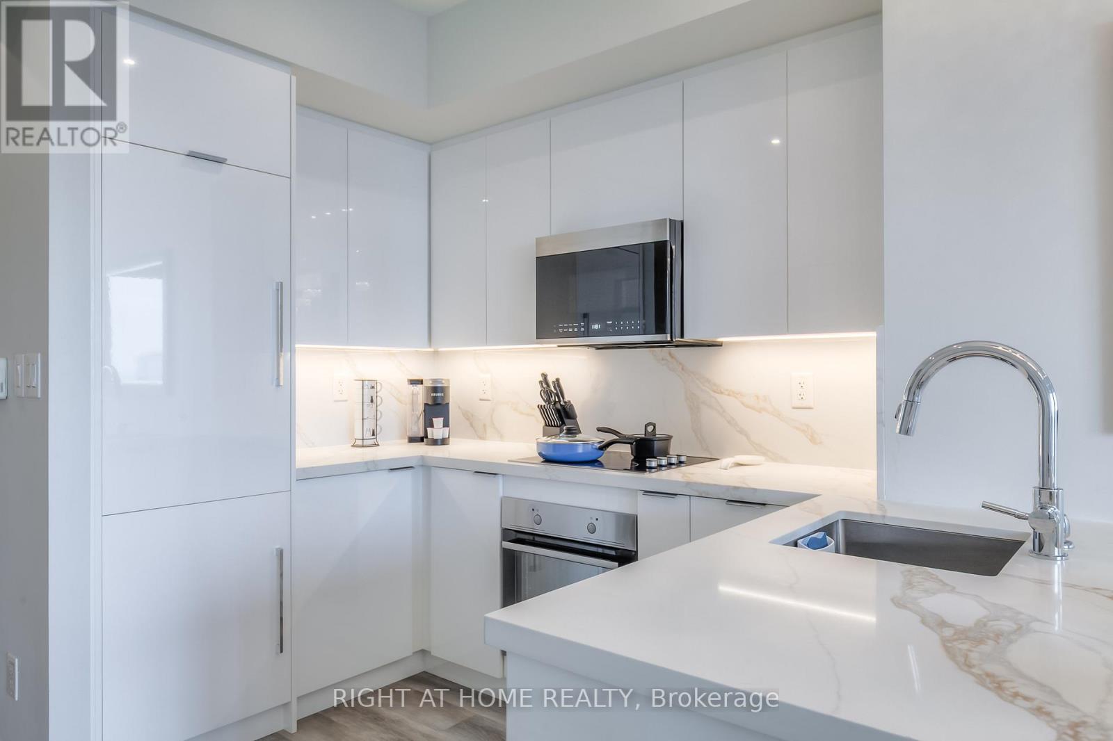 4802 - 65 Bremner Boulevard, Toronto, Ontario M5J 0A7 - Photo 9 - C12882978