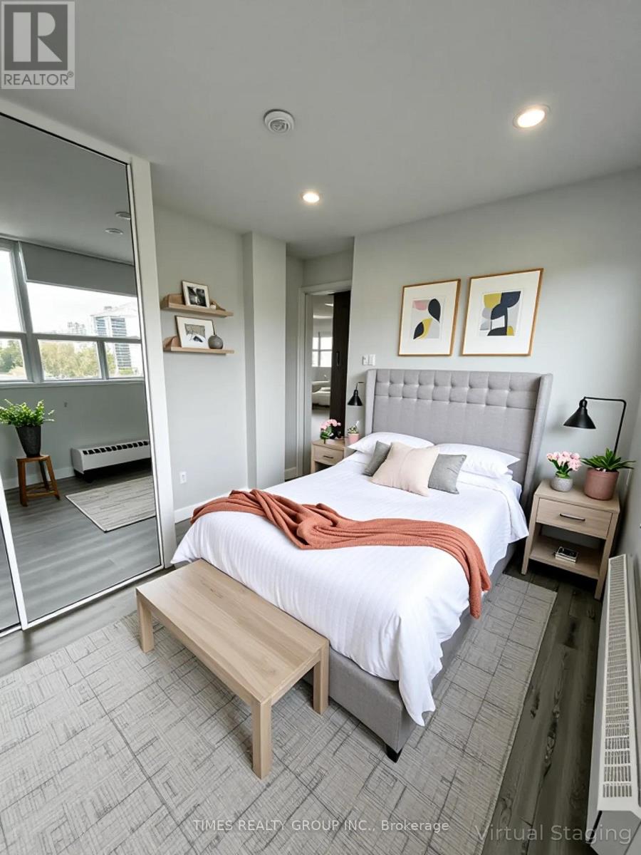 502 - 15 WALMER ROAD, Toronto, Ontario