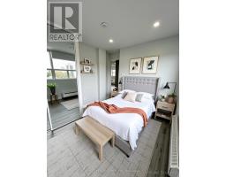 502 - 15 WALMER ROAD, Toronto, Ontario