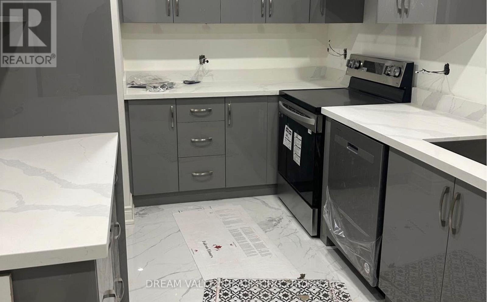 Apartment / Unit # Main - 12 Chandler Drive, Toronto, Ontario M1G 1Z2 - Photo 2 - E12882994