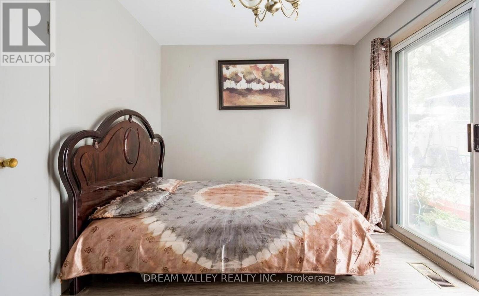 Apartment / Unit # Main - 12 Chandler Drive, Toronto, Ontario M1G 1Z2 - Photo 7 - E12882994