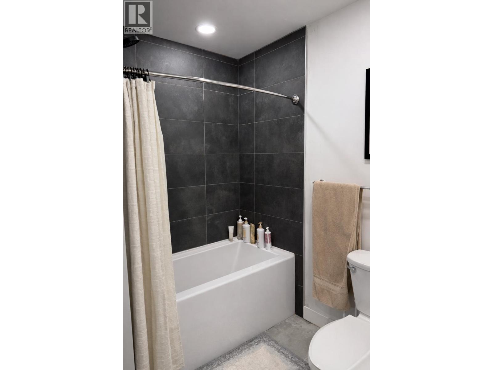 10 39449 Queens Way, Squamish, British Columbia  V8B 0R5 - Photo 10 - C8077038