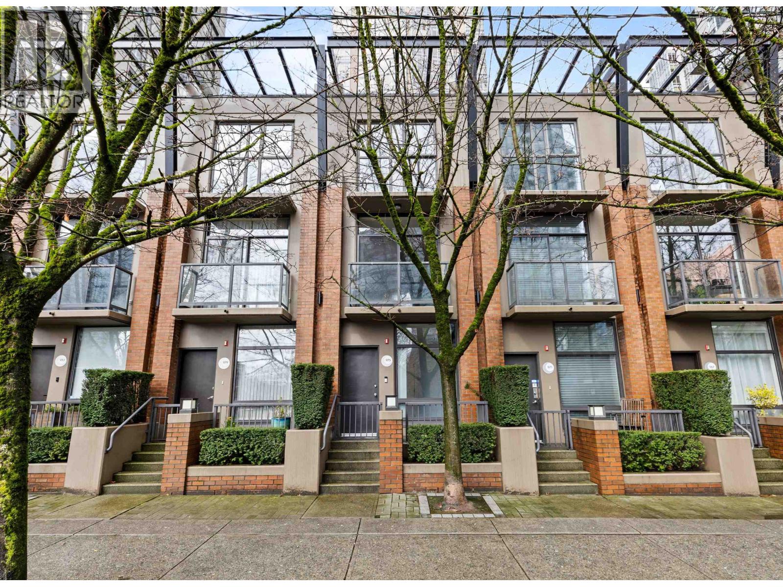 975 BEATTY STREET, Vancouver, British Columbia