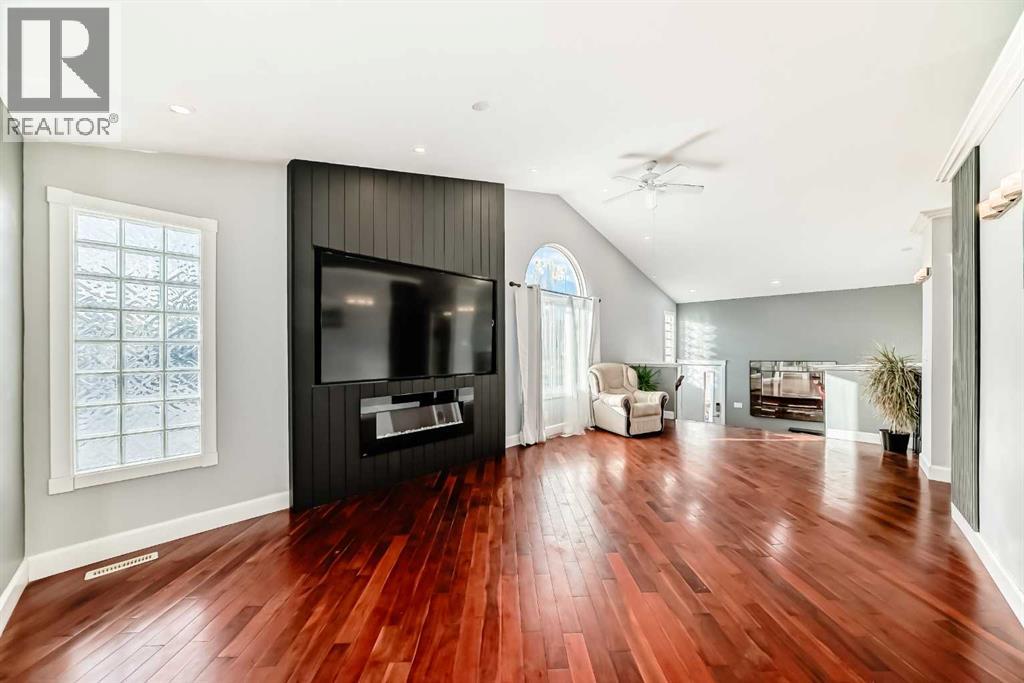 305 Lakeside Greens Crescent, Chestermere, Alberta  T1X 1C3 - Photo 9 - A2286480