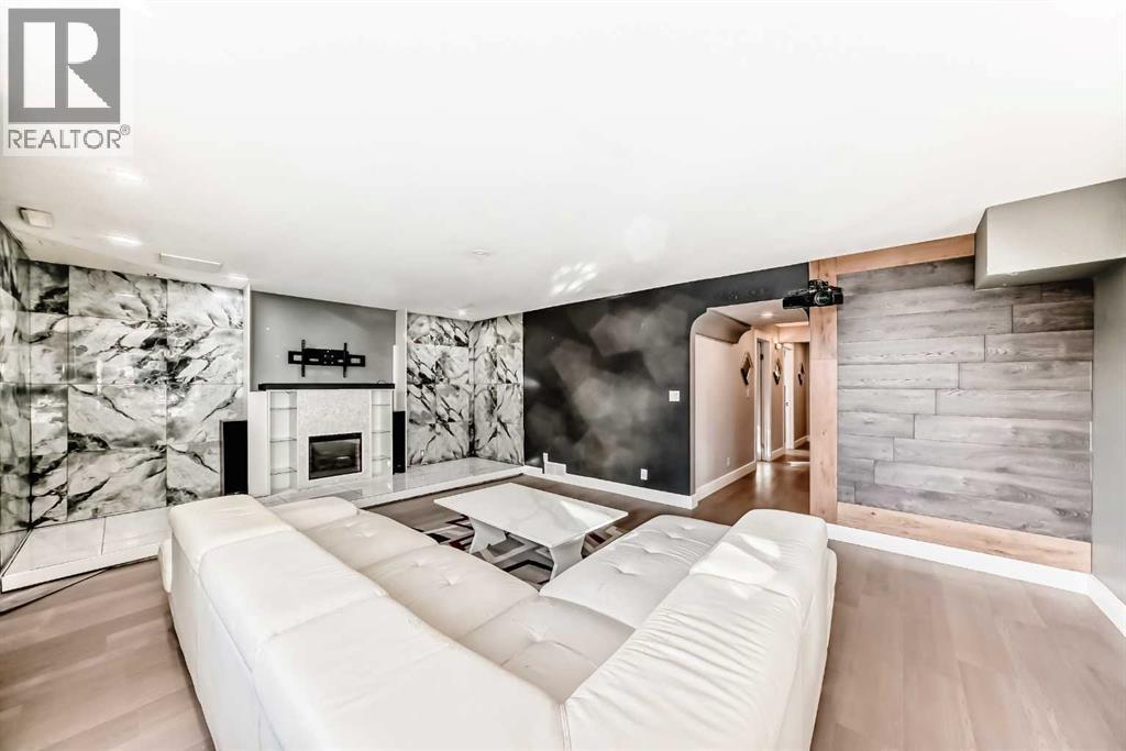 305 Lakeside Greens Crescent, Chestermere, Alberta  T1X 1C3 - Photo 18 - A2286480