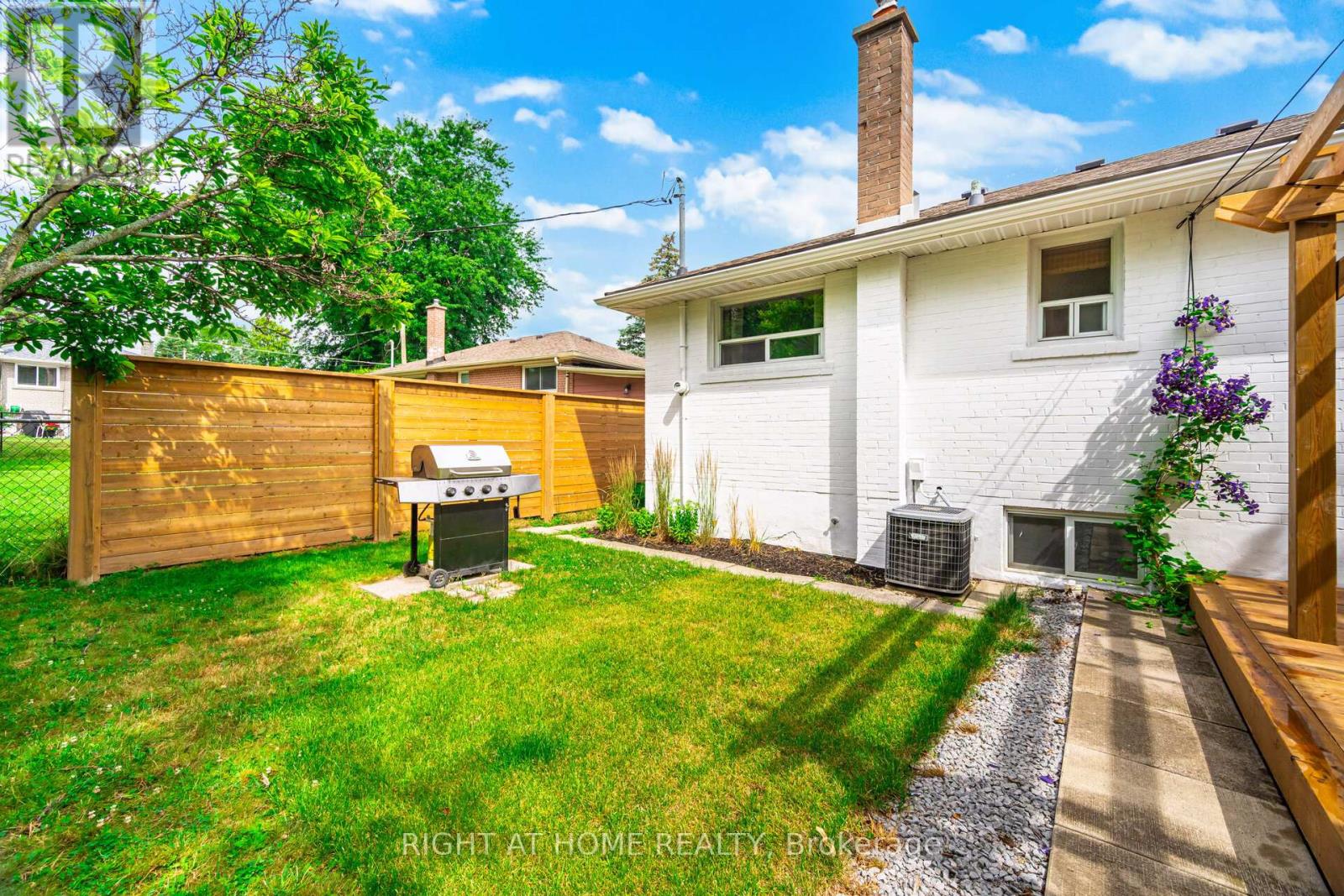 Entire House - 15 Kemano Road, Aurora, Ontario  L4G 2Y2 - Photo 47 - N12883020