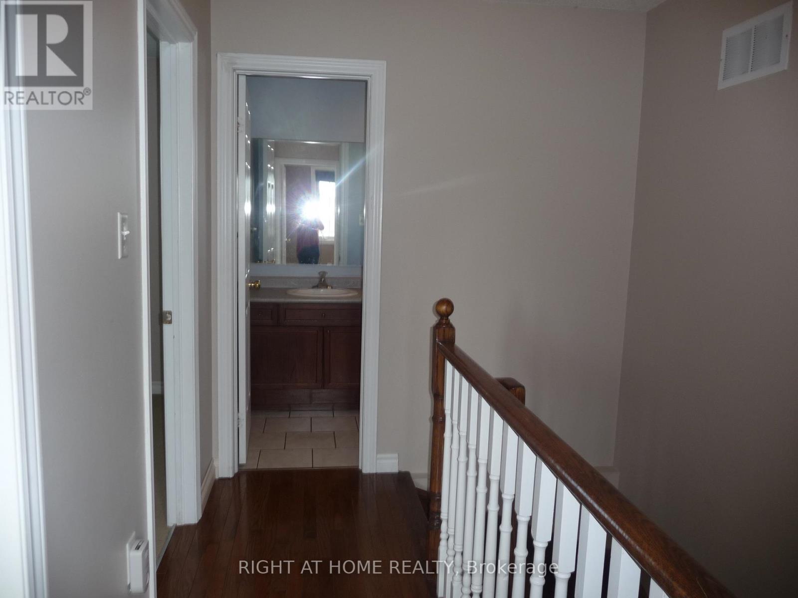 134 Dean Avenue, Barrie, Ontario  L4N 0V6 - Photo 12 - S12868800