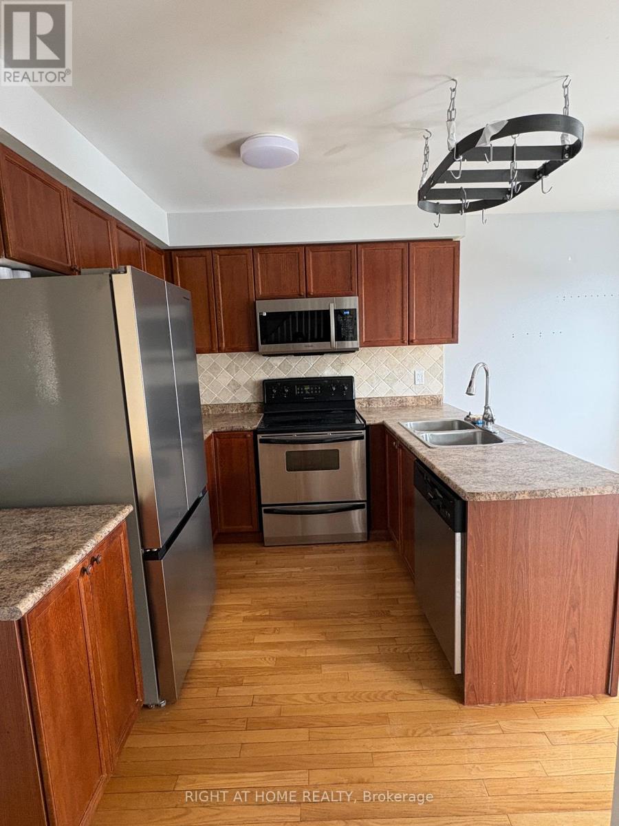 134 Dean Avenue, Barrie, Ontario  L4N 0V6 - Photo 5 - S12868800