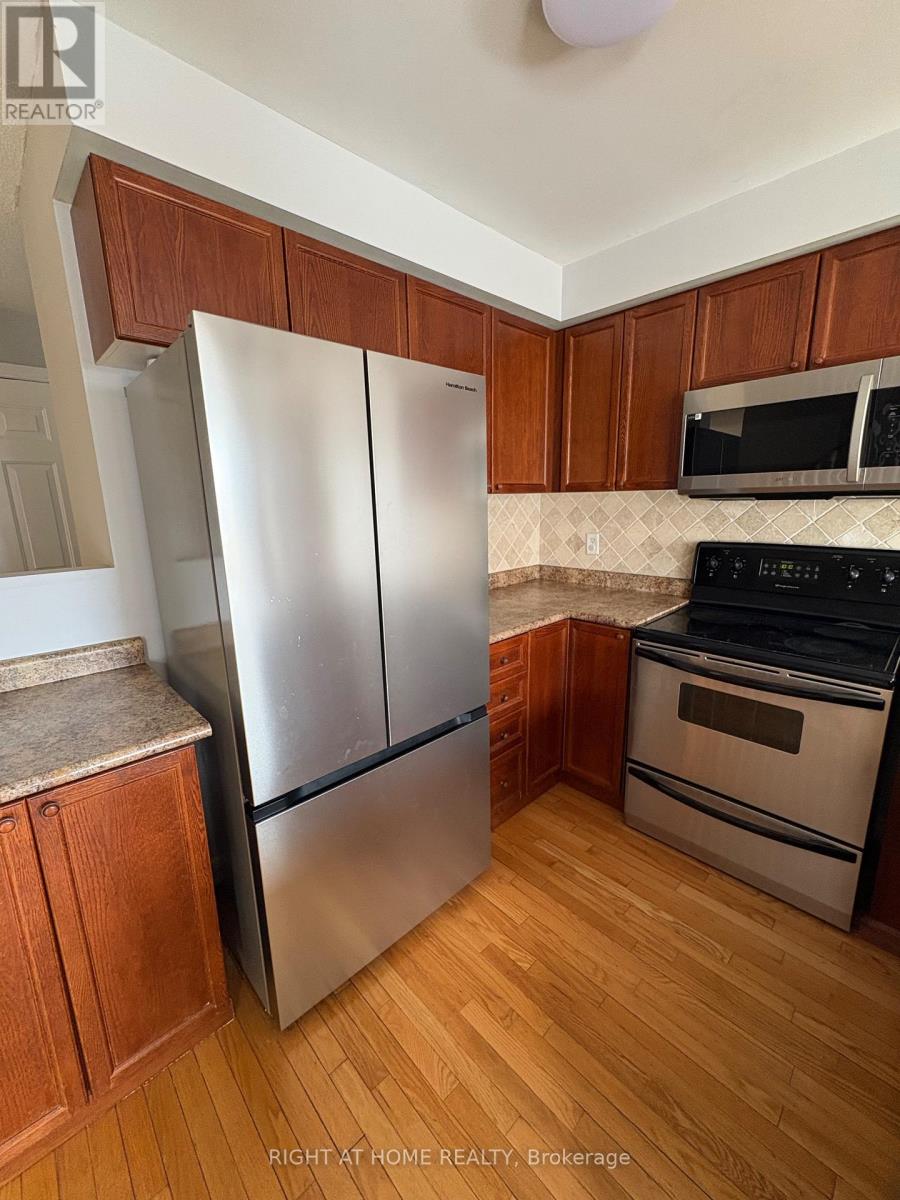 134 Dean Avenue, Barrie, Ontario  L4N 0V6 - Photo 4 - S12868800