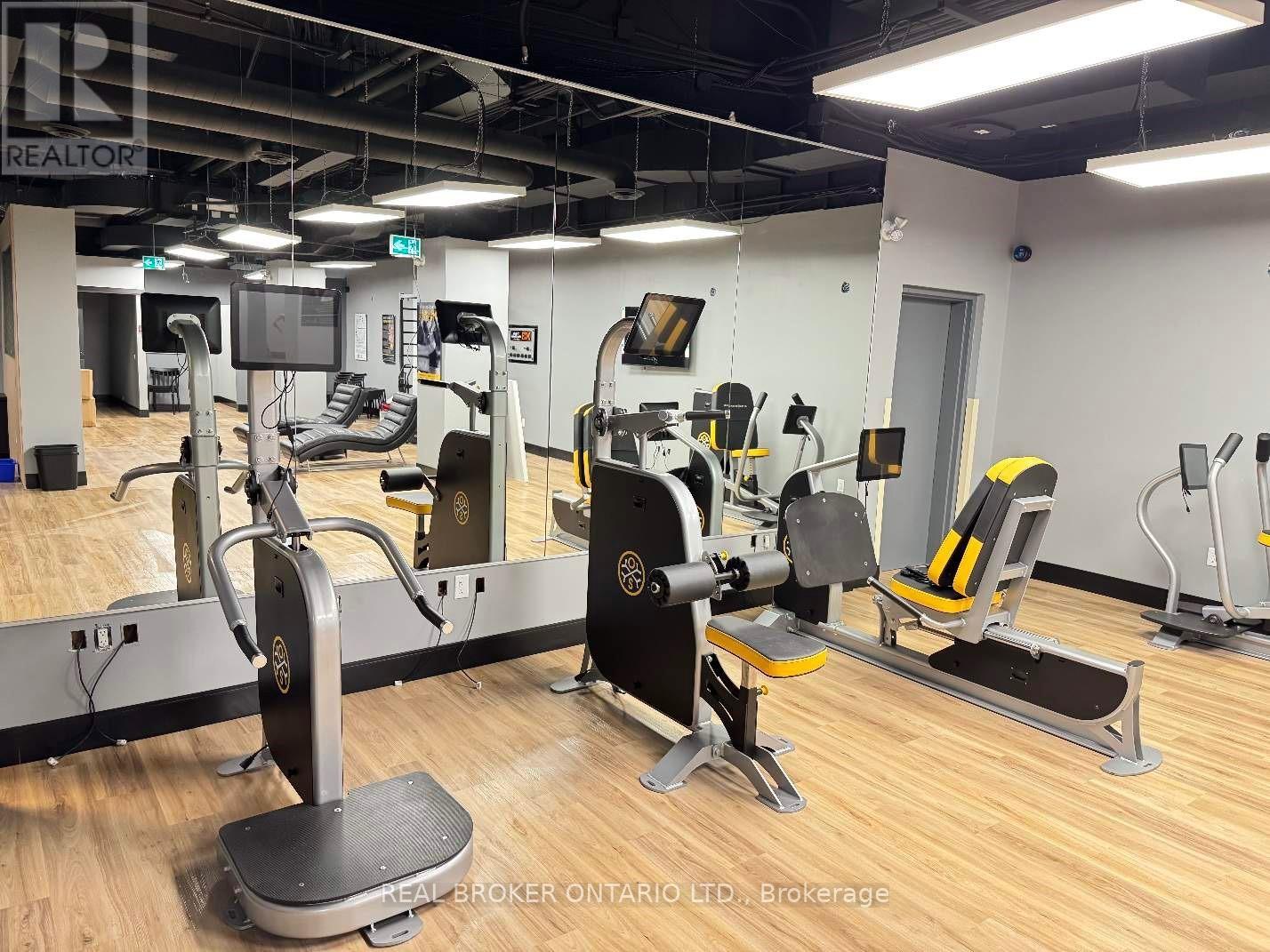 R1-2 - 525 University Avenue, Toronto, Ontario  M5G 2L3 - Photo 8 - C12883064