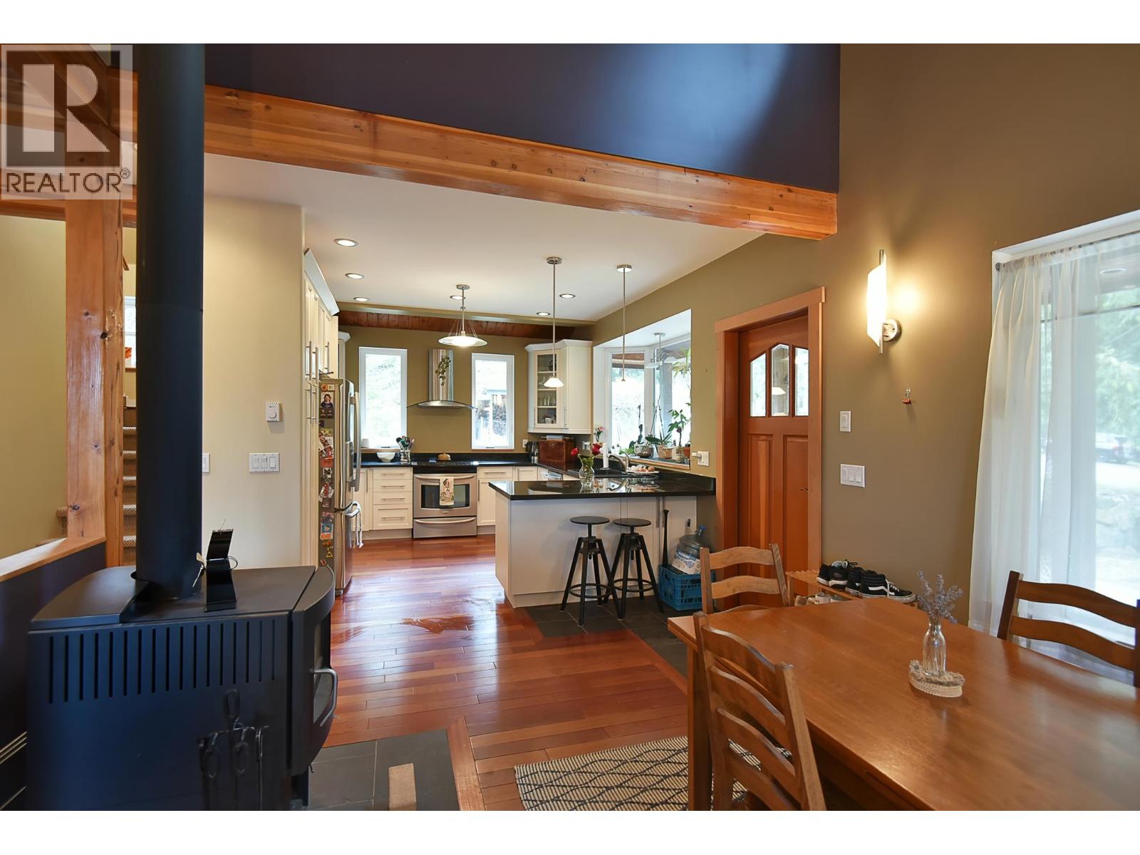 5062 Parkview Road, Pender Harbour, British Columbia  V0N 2H1 - Photo 9 - R3099778