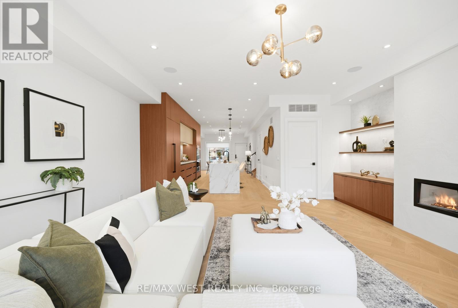 390 St Clarens Avenue, Toronto, Ontario M6H 3W3 - Photo 12 - C12850086