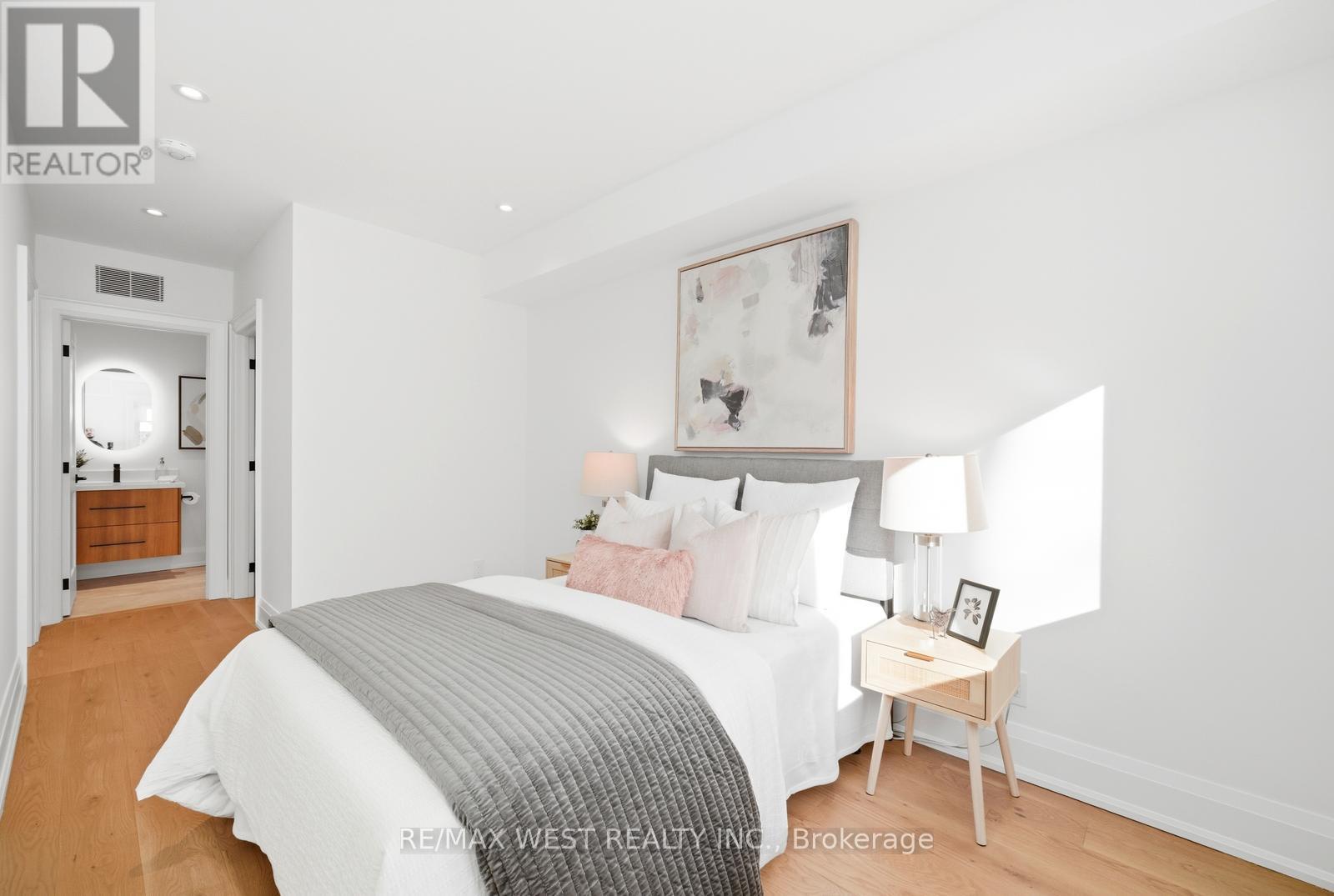 390 St Clarens Avenue, Toronto, Ontario M6H 3W3 - Photo 31 - C12850086