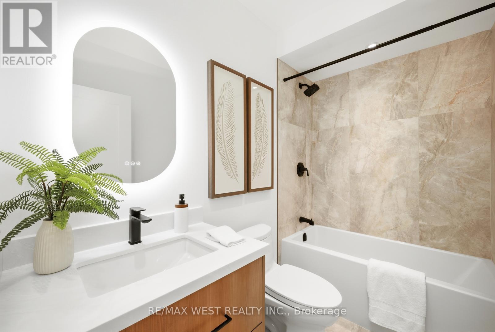 390 St Clarens Avenue, Toronto, Ontario M6H 3W3 - Photo 36 - C12850086