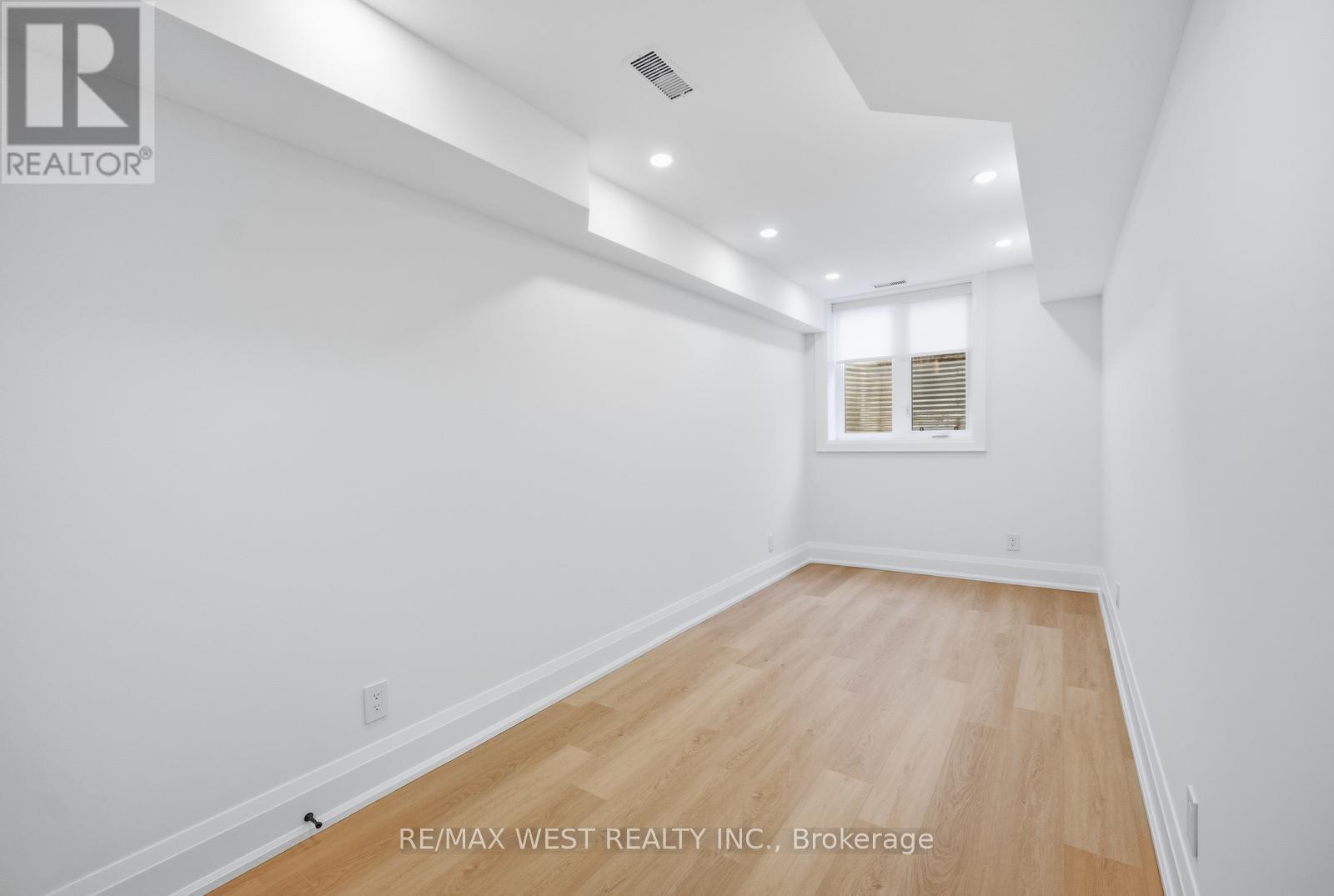 390 St Clarens Avenue, Toronto, Ontario M6H 3W3 - Photo 45 - C12850086