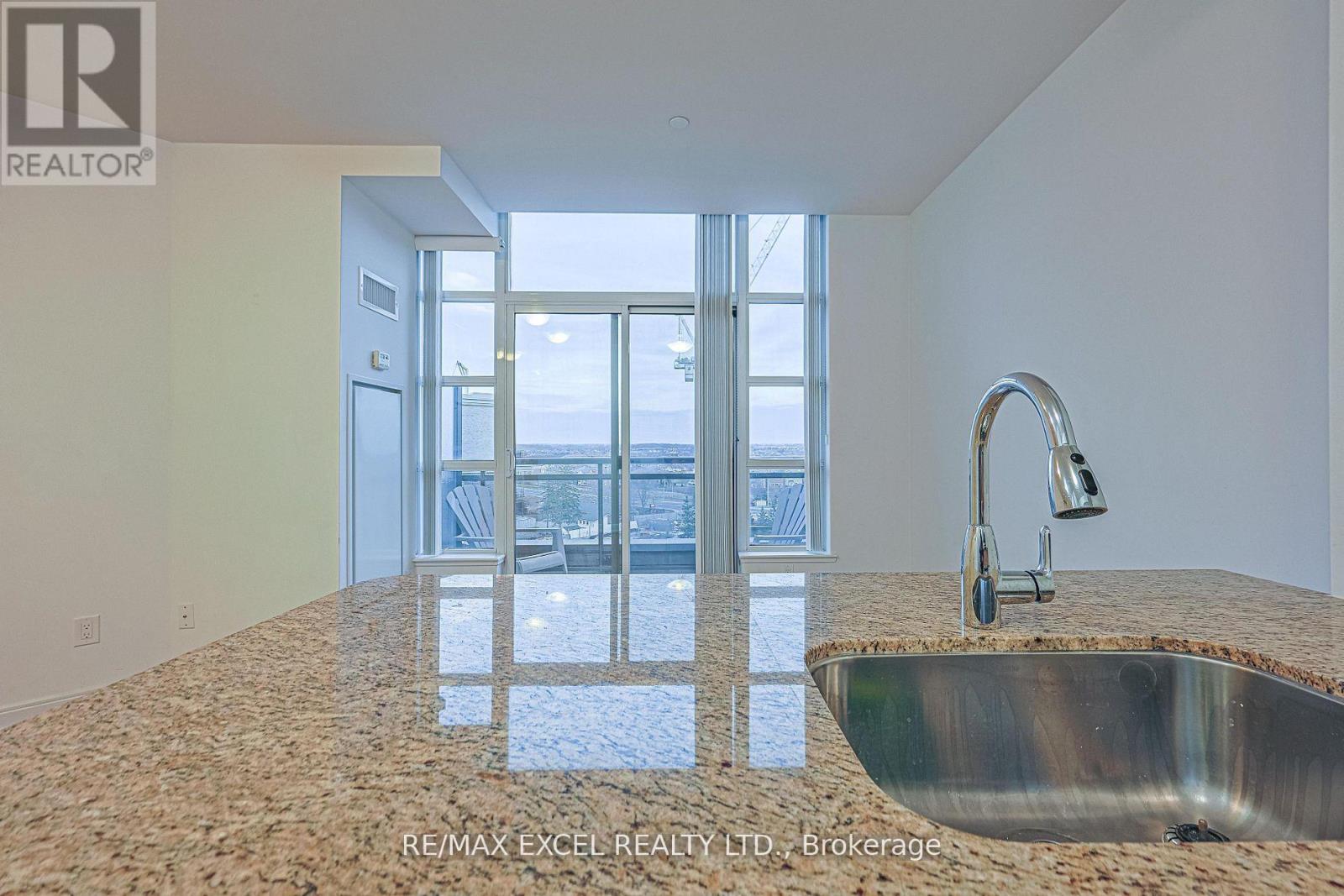 733 - 540 Bur Oak Avenue, Markham, Ontario  L6C 0C4 - Photo 11 - N12883070