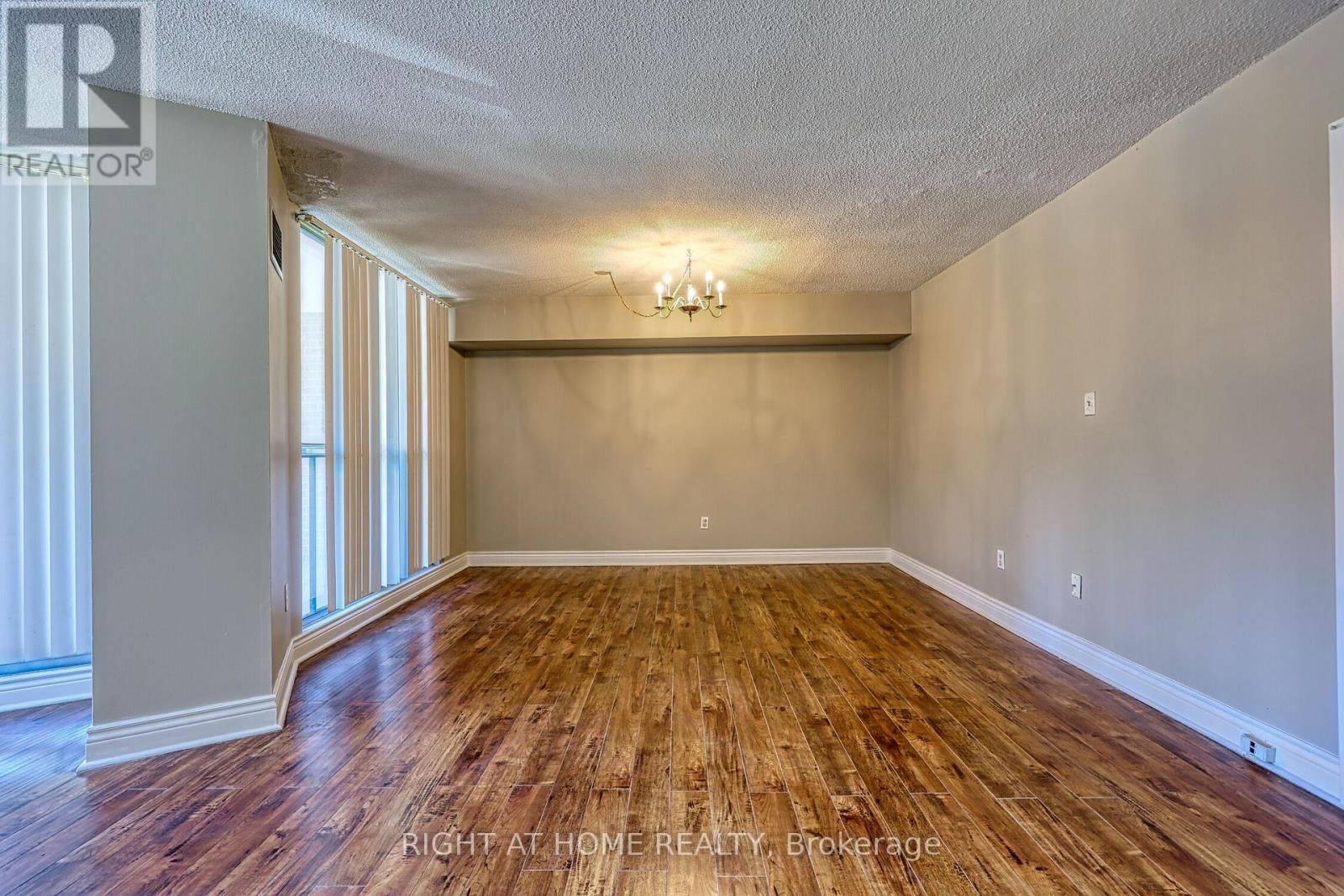 1580 Mississauga Valley Boulevard, Mississauga, Ontario  L5A 3T8 - Photo 12 - W12881108