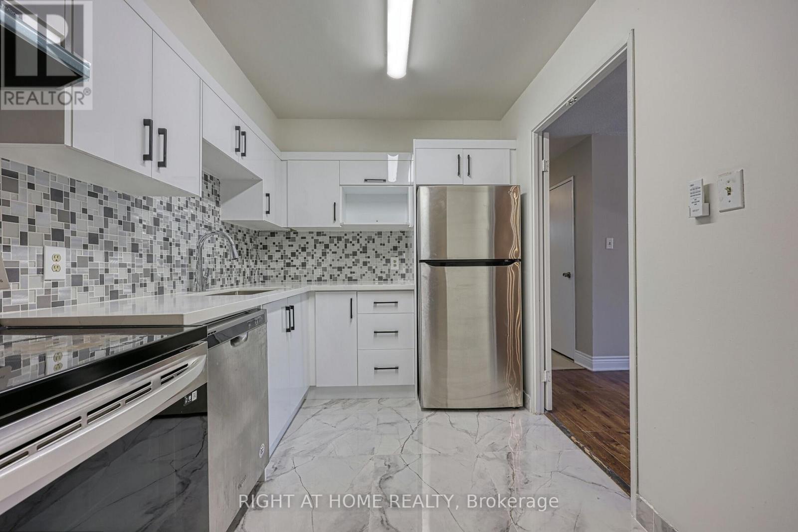 1580 Mississauga Valley Boulevard, Mississauga, Ontario  L5A 3T8 - Photo 16 - W12881108