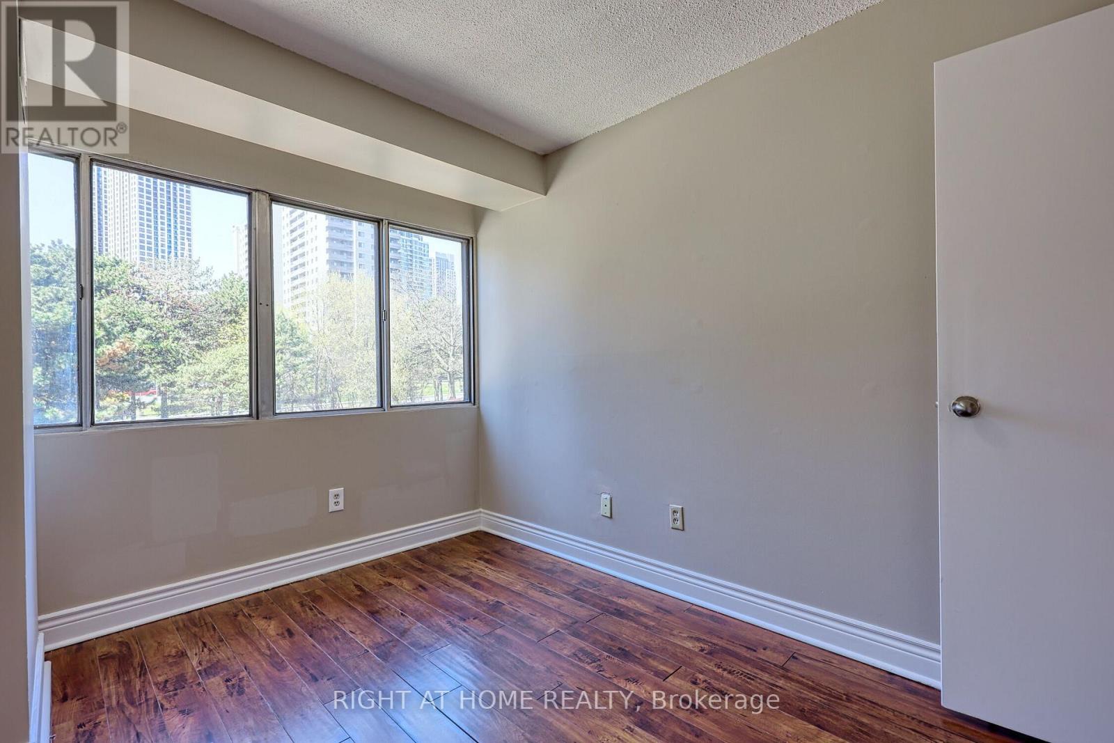 1580 Mississauga Valley Boulevard, Mississauga, Ontario  L5A 3T8 - Photo 29 - W12881108